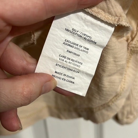 Coco + Jaimeson Floral Embroidered Top Blouse Size L - Picture 6 of 7